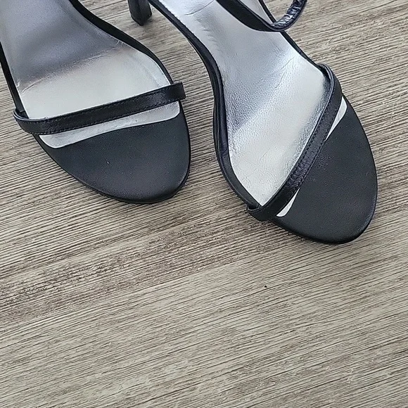 STUART WEITZMAN Nudistsong Black Lesther  Sandal - Picture 9 of 10